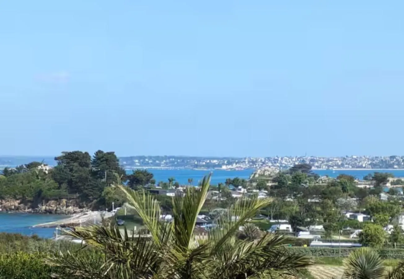 La Maree Basse - Vue Mer Imprenable Saint-Pol-de-Léon بيت للعطل